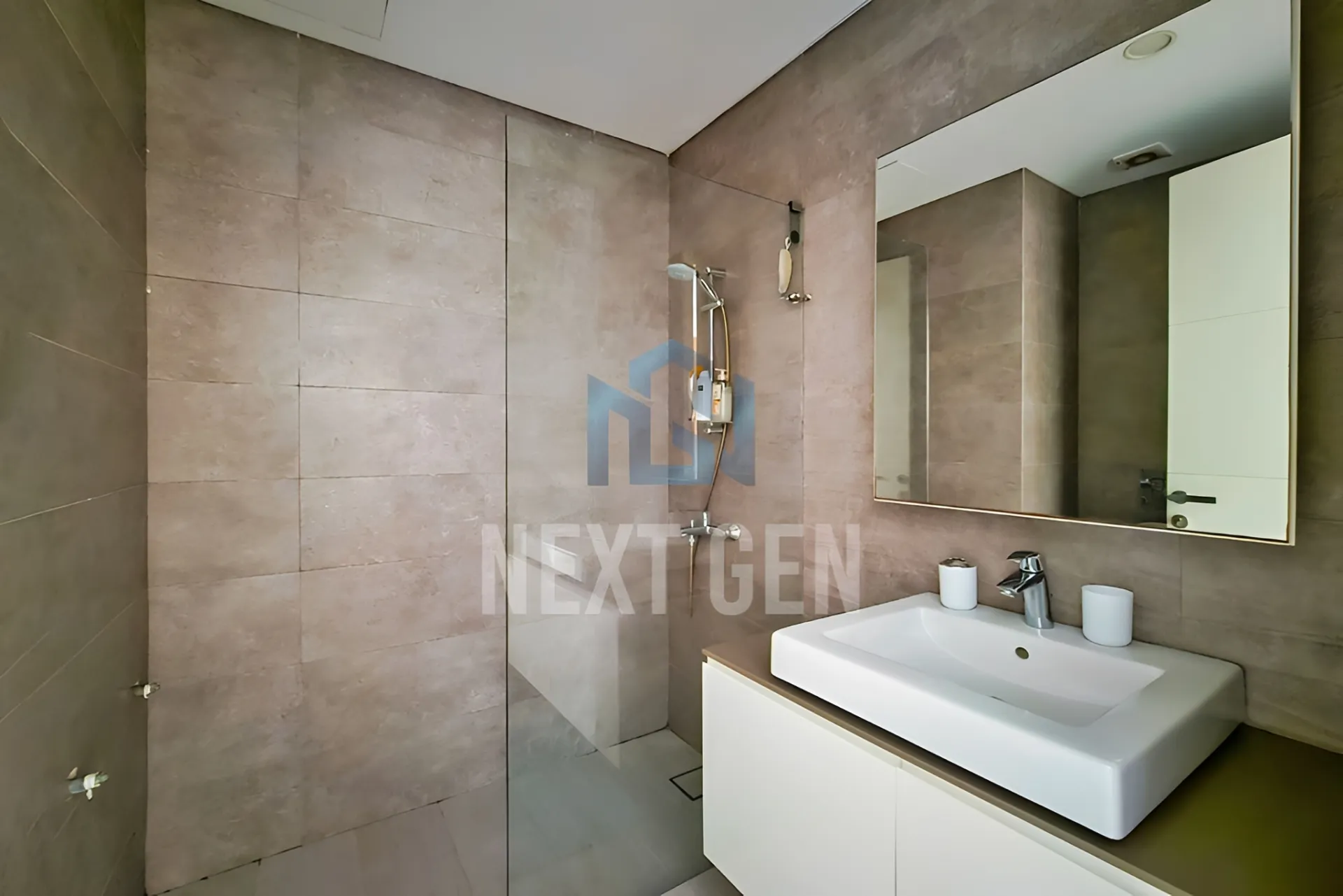 Apartment for rent in Ain Al Mraiseh, Beirut, Lebanon