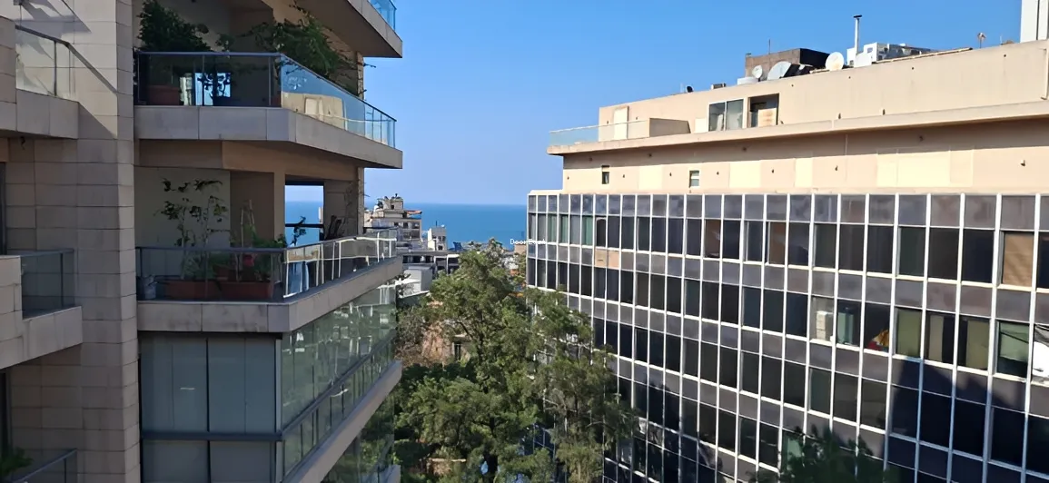 Apartment for rent in Clemenceau, Bayrut