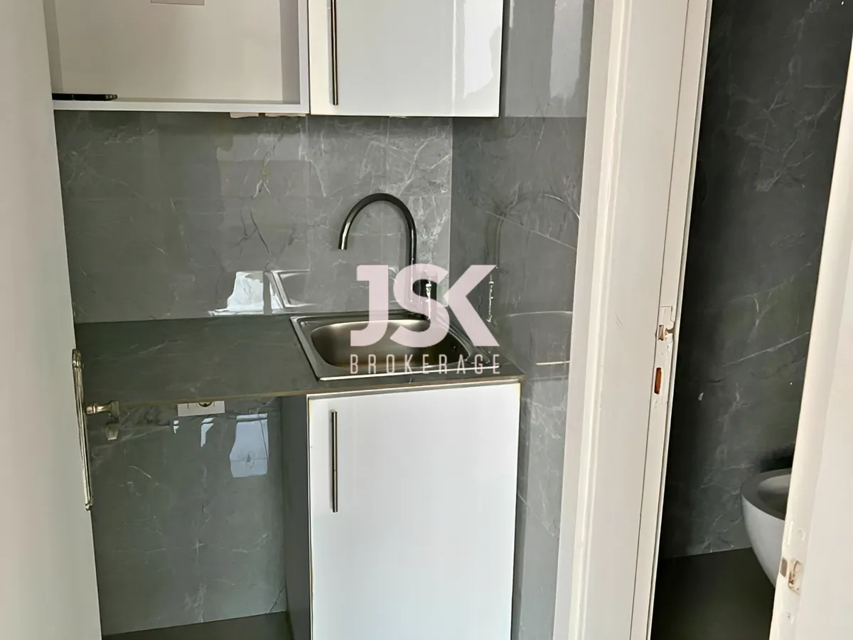 Office for rent in Daoura