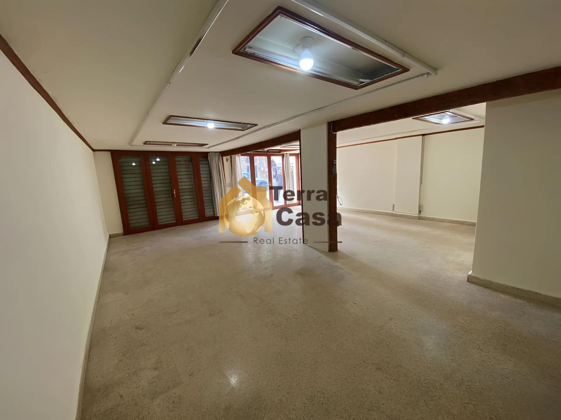 Shop for Rent in Shopforrentinzahlemaalakaprimelocation