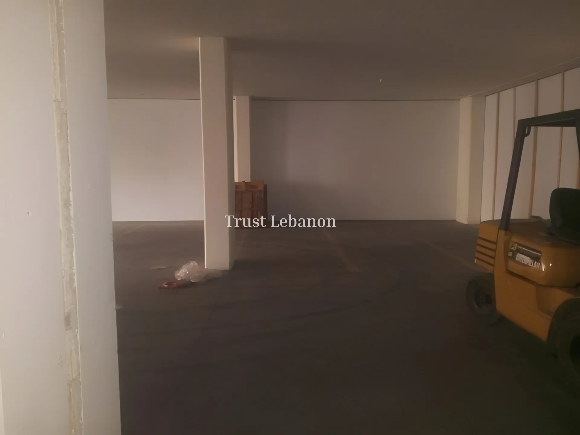 Warehouse for rent in Dekwaneh
