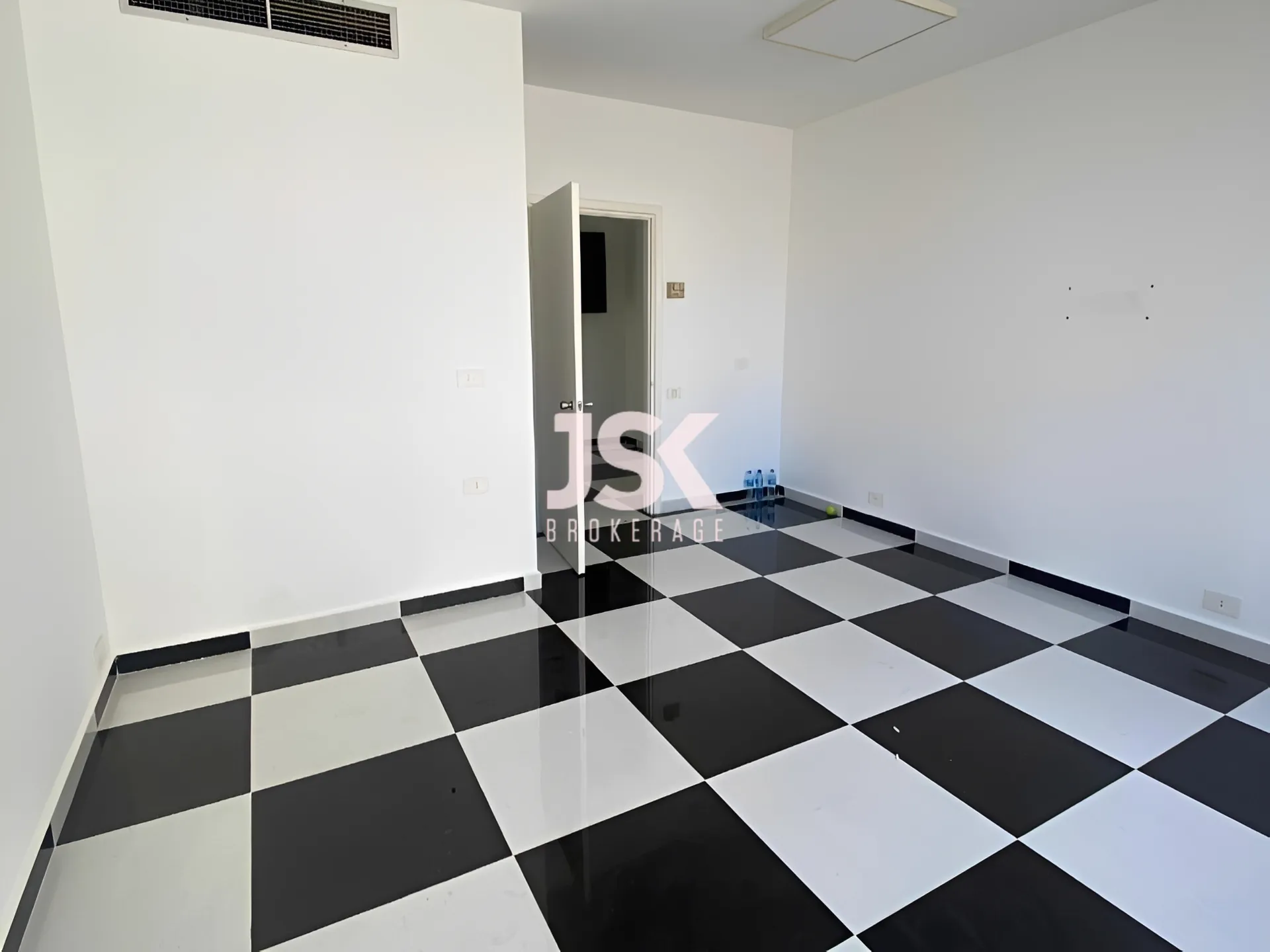 Office for Rent in Achrafieh