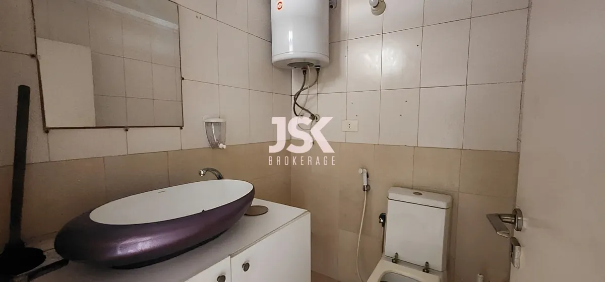 Shop for Rent in Ain el remmeneh, Lebanon