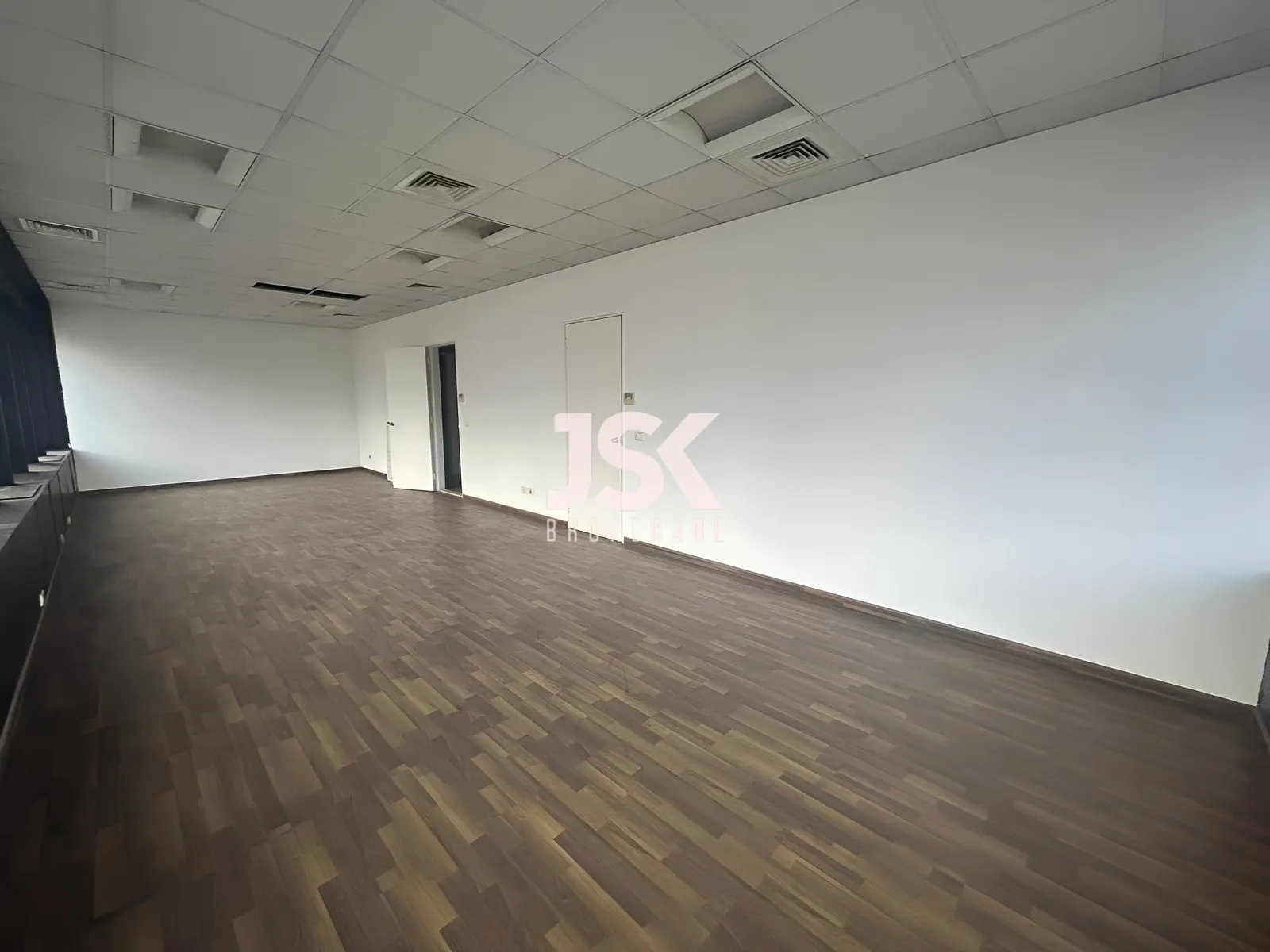 Office for Rent in Ras