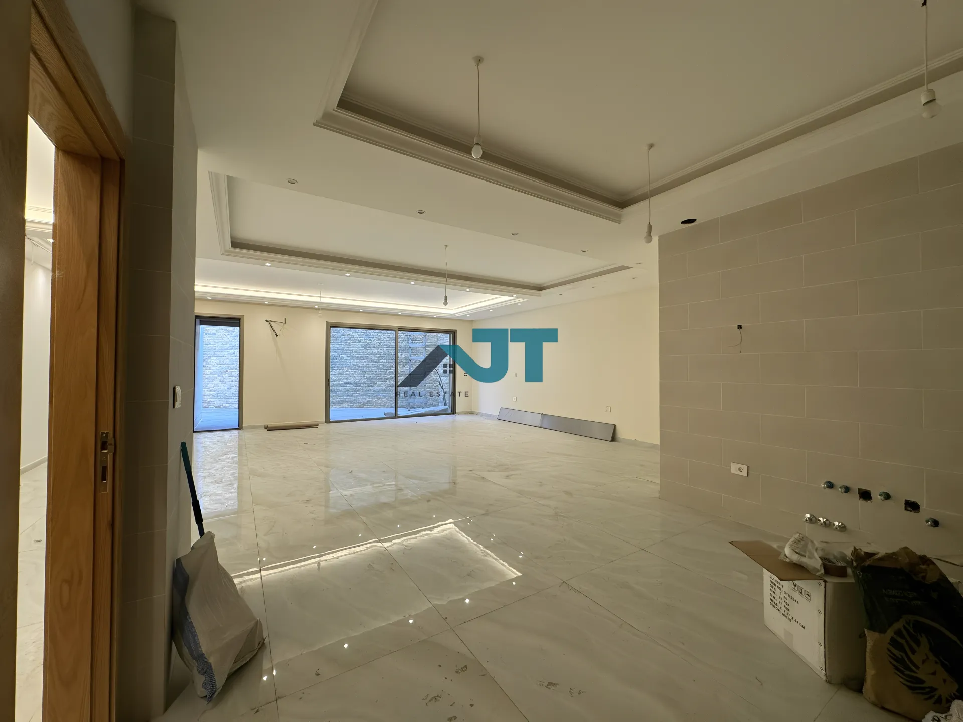 Apartment for Sale in Ain Aar