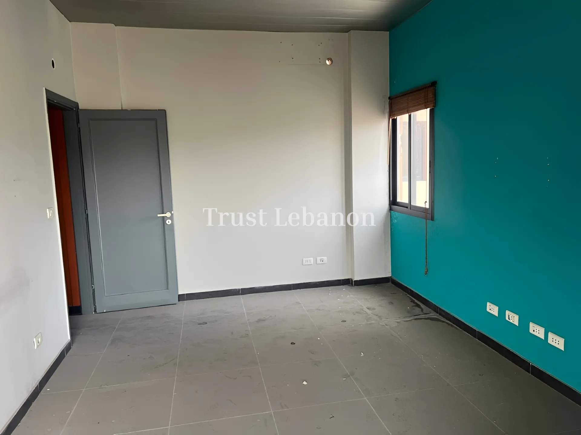 Office for rent in Jdeideh, Lebanon