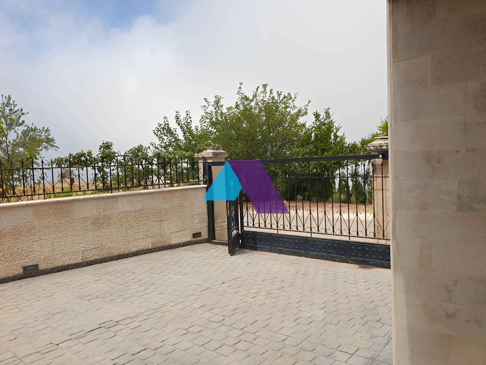 Villa for Sale in Aabadiyeh
