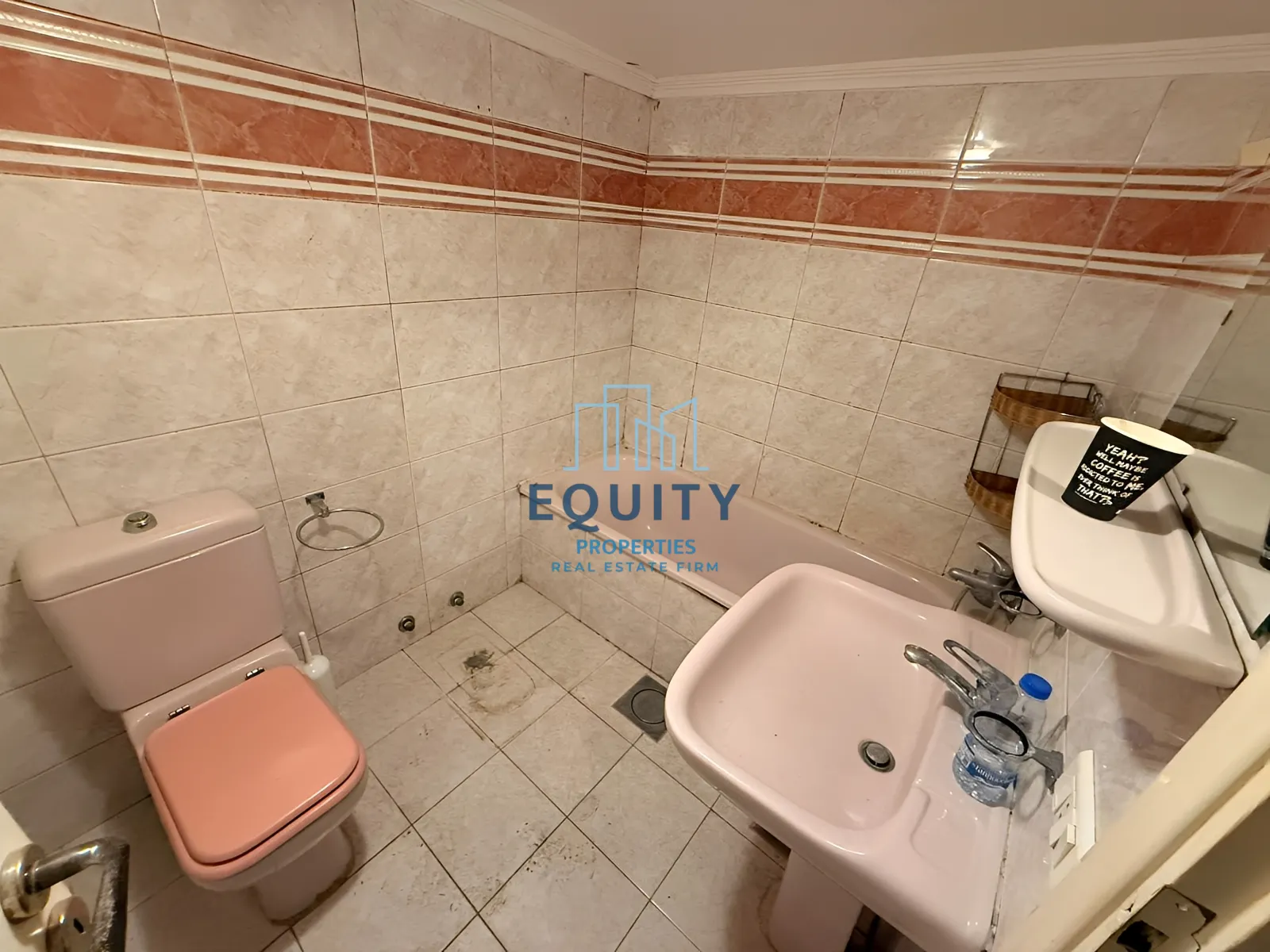 Apartment for sale in Qornet El Hamra