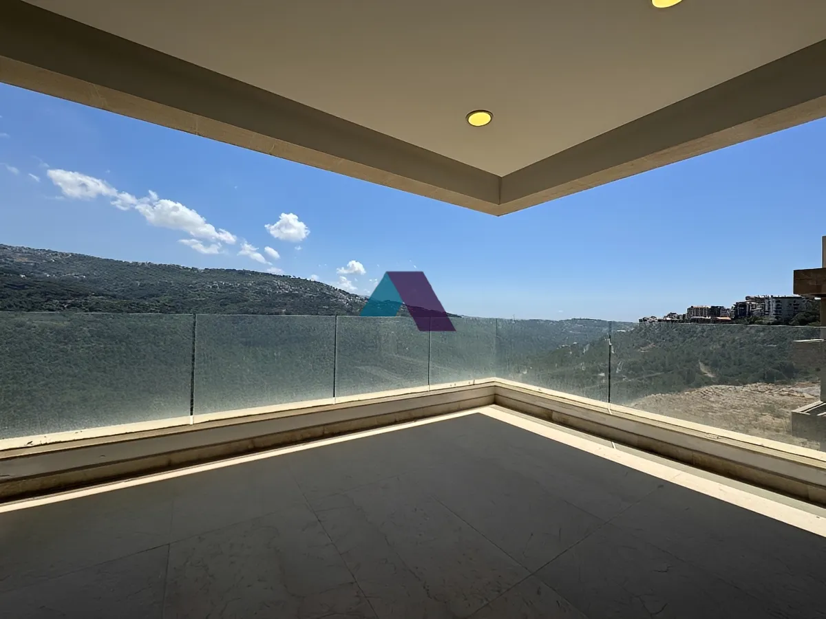 Apartment for Sale in Montiverdi - 3 bed, 4 bath