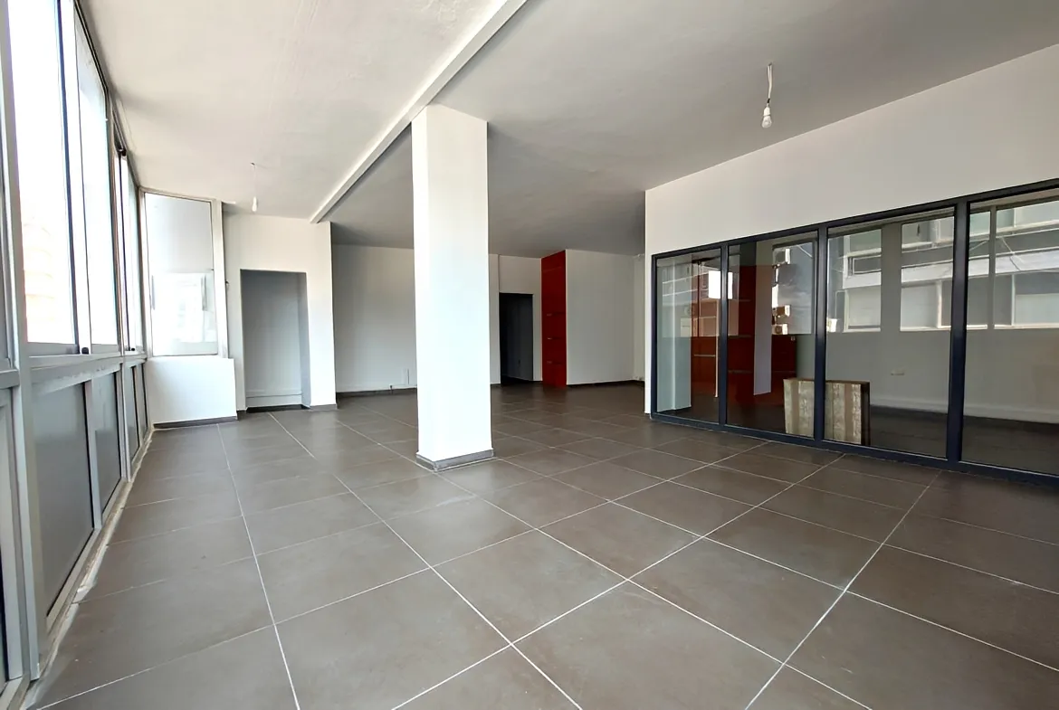 Office for Sale in Zalqa