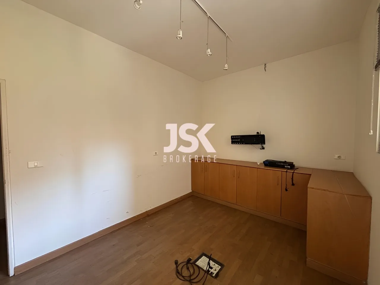 Office for Rent in Badaro