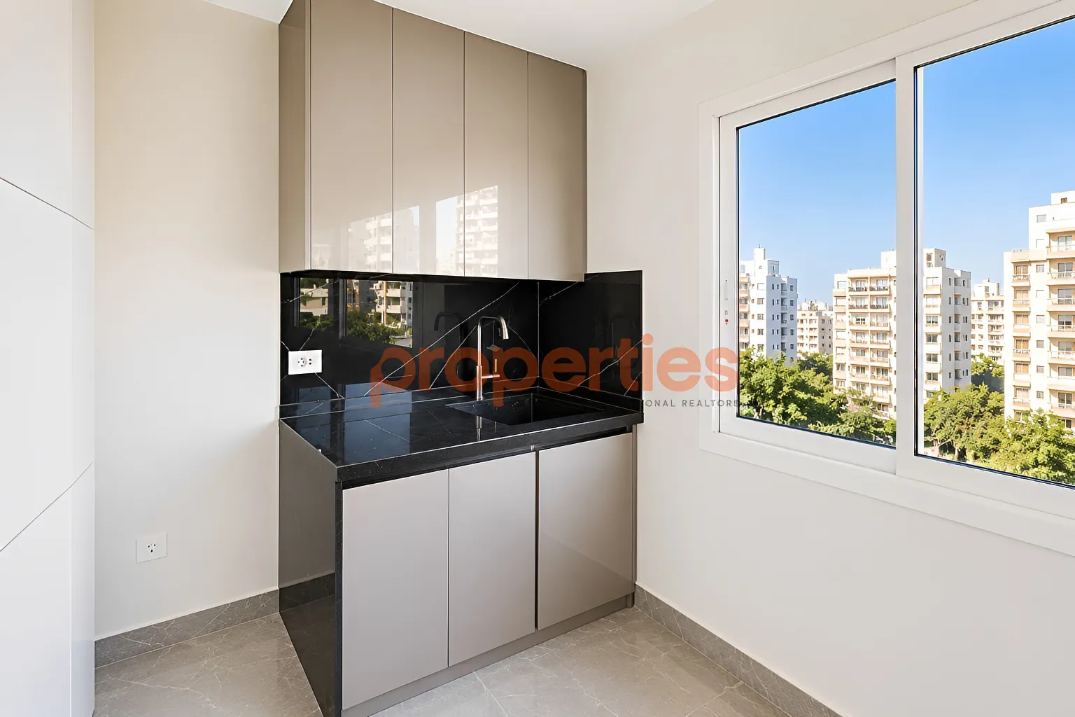 Office for Sale in Jounieh