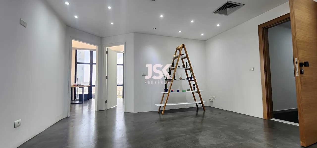 Office for Sale in Horch Tabet