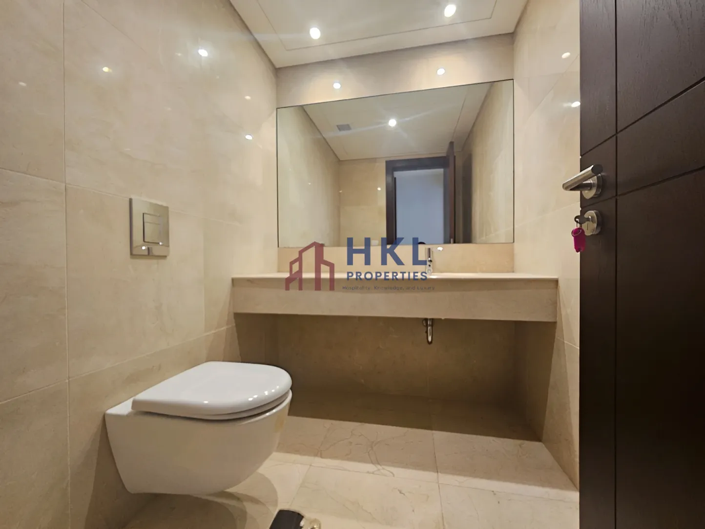 Apartment for rent in Achrafieh, Beirut, Lebanon - 4 bed, 4 bath