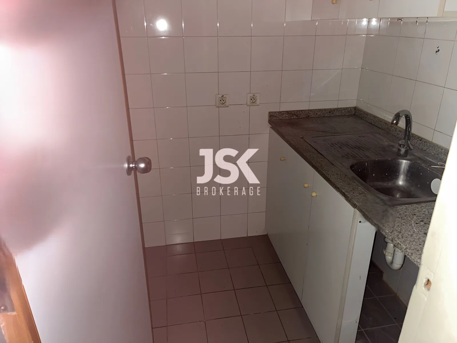 Shop for Rent in Ras
