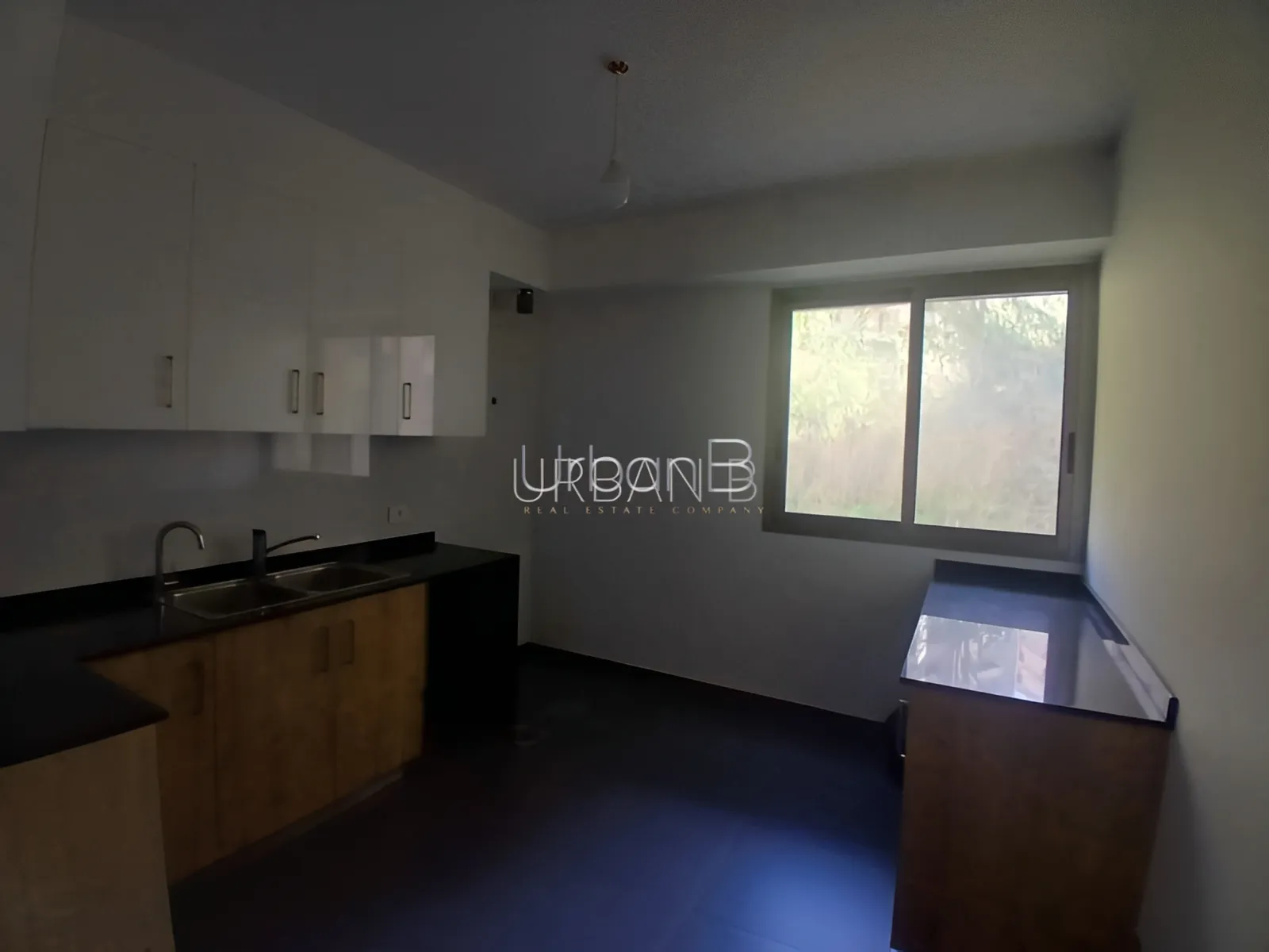 Apartment for sale in Louaizeh, Lebanon - 3 bed, 4 bath