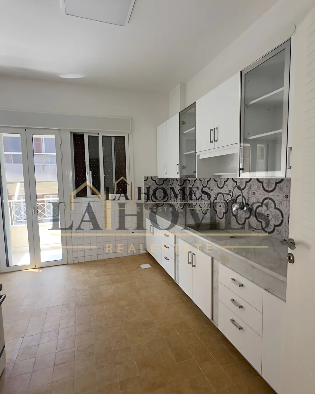 Apartment for rent in Caree d'or, achrafieh, lebanon - 4 bed, 5.0 bath