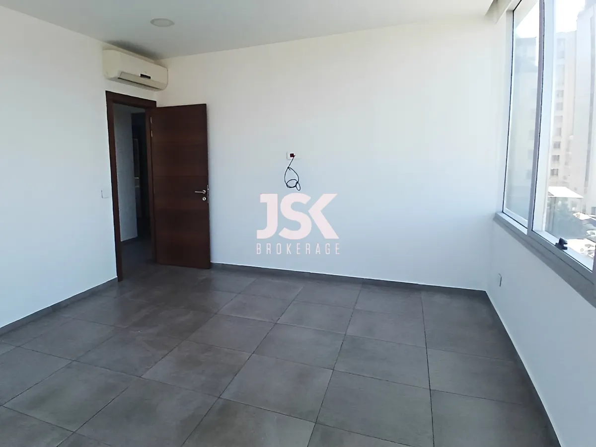 Office for Rent in Horch Tabet