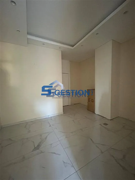 Shop for rent in Downtown