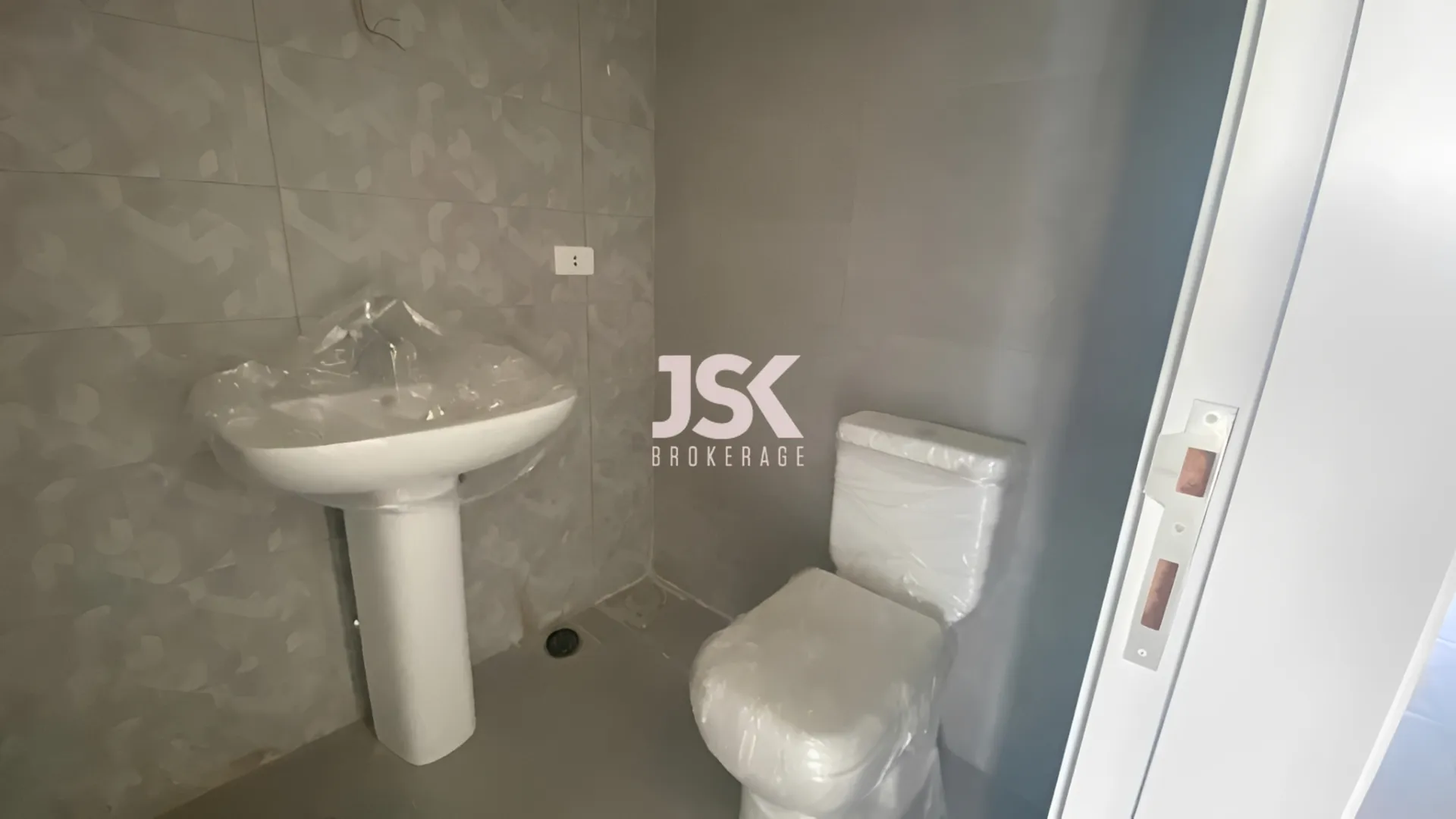 Apartment for Sale in Dbayeh - 3 bed, 3 bath