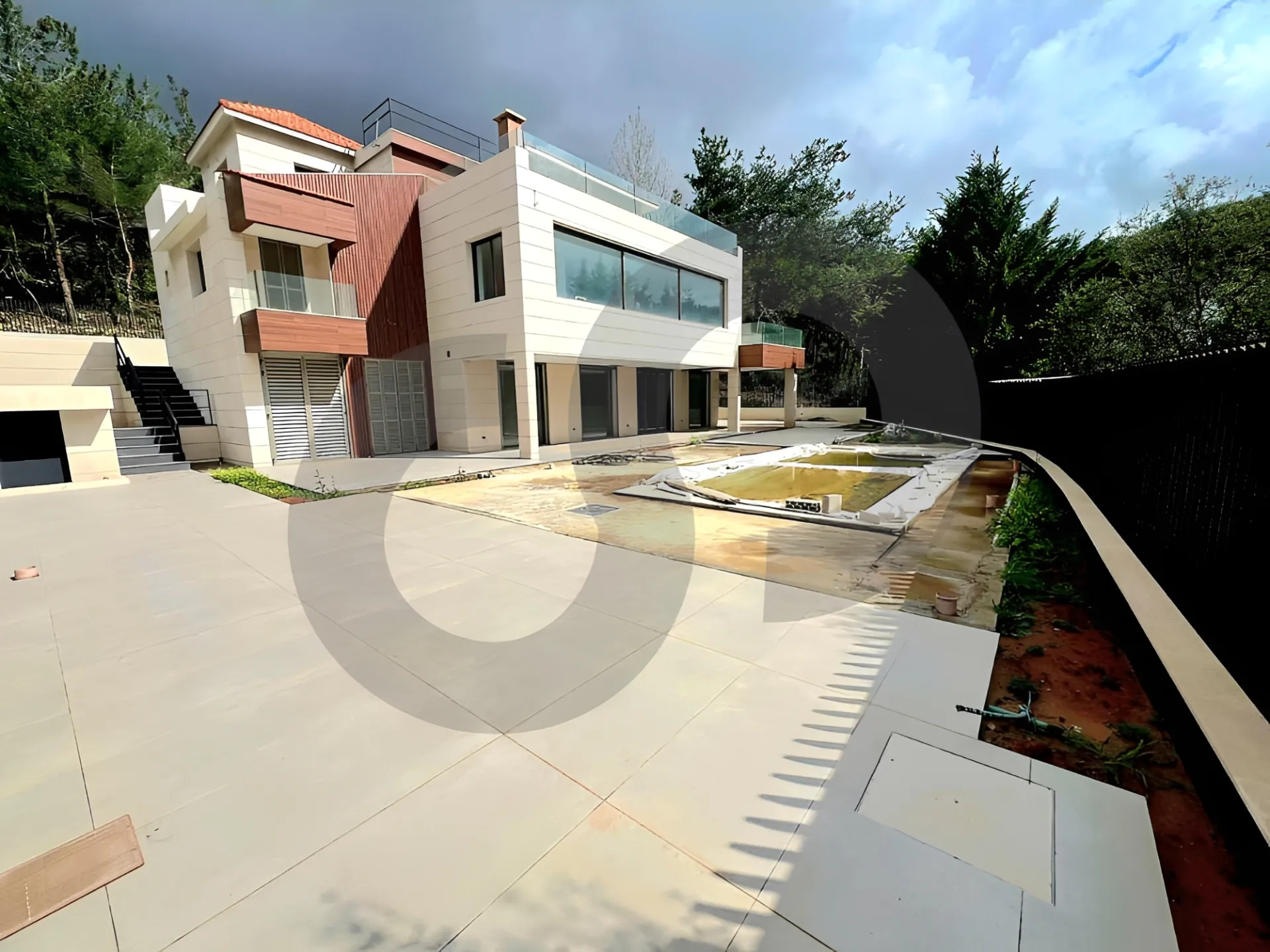 Villa for Sale in Baabdat