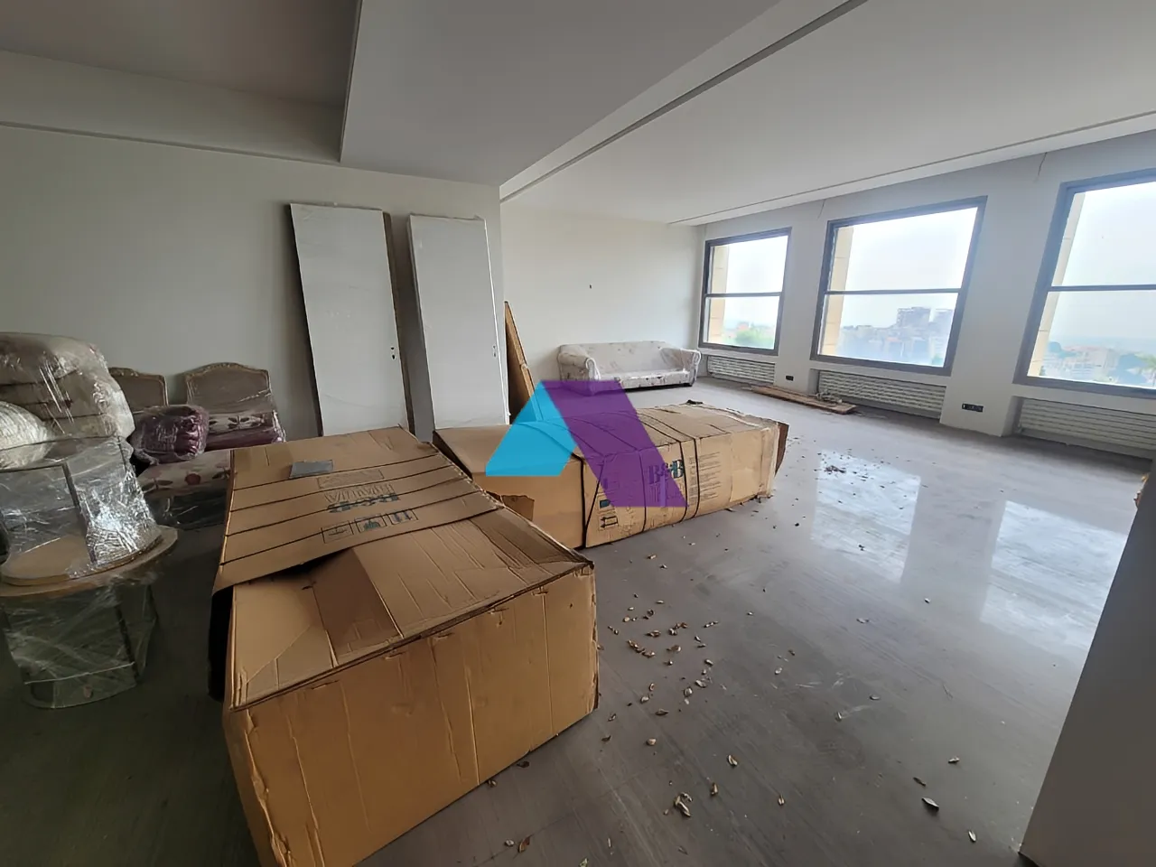 Apartment for Sale in Yarzeh - 4 bed, 4 bath