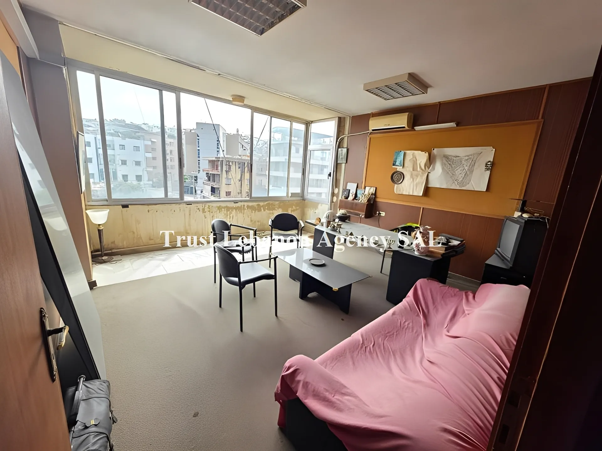 Office for rent in Baabda, Hazmieh