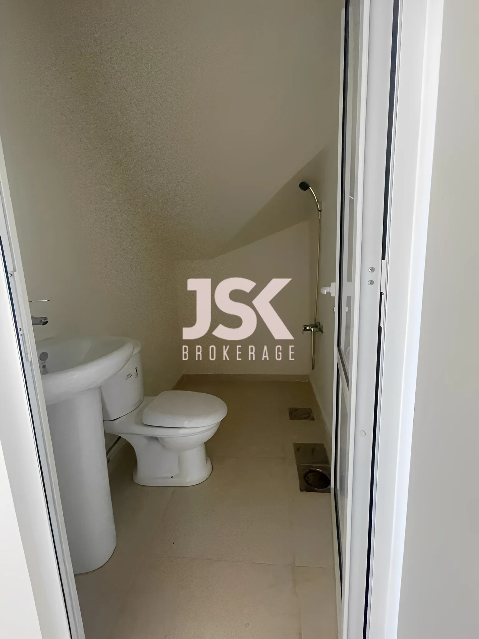 Office for Sale in Fatqa
