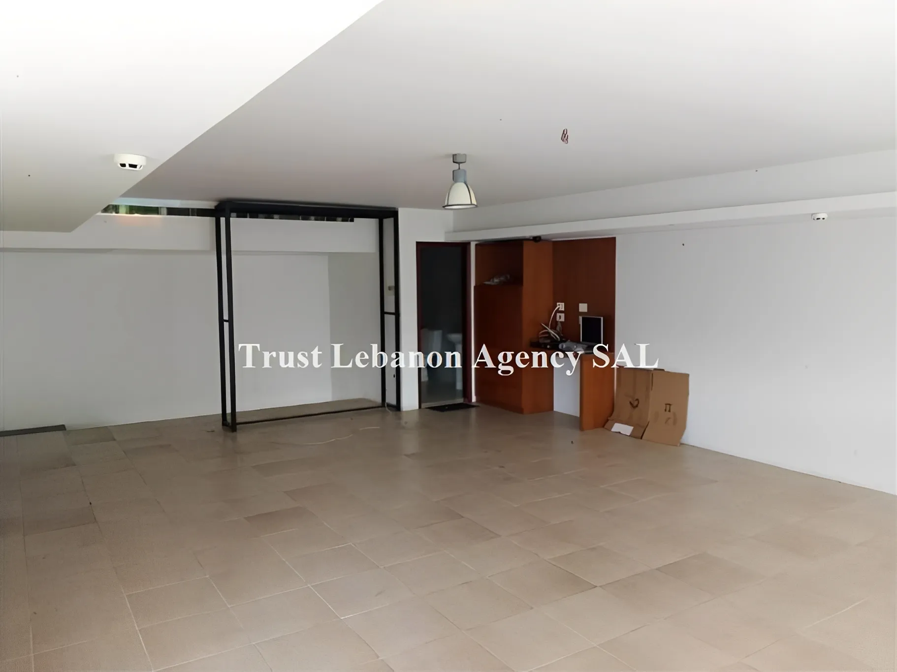 Shop for sale in Metn, Sin El Fil