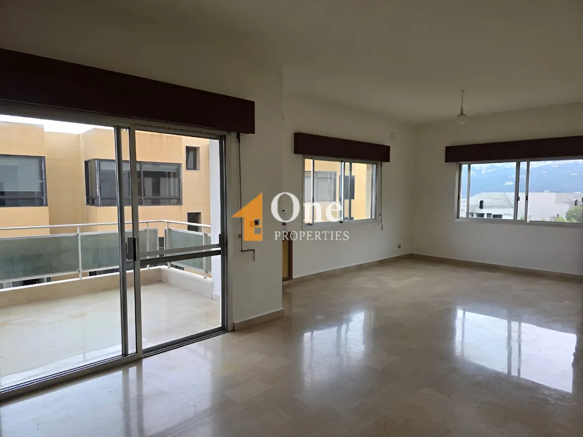 Apartment for sale in Mazraat Yachoua, Lebanon - 3 bed, 2 bath