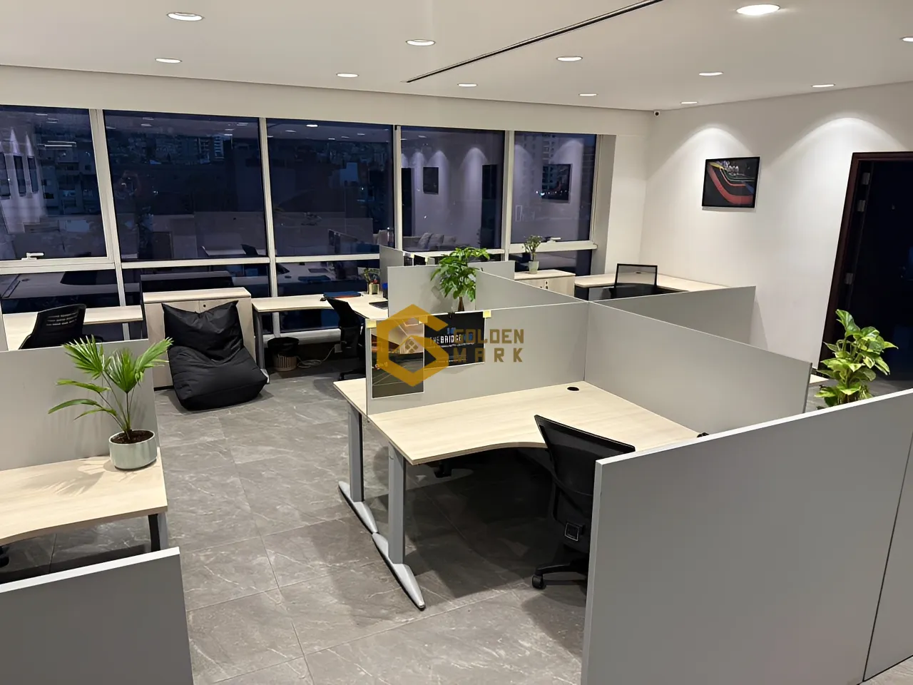 Office for rent in Saloumi
