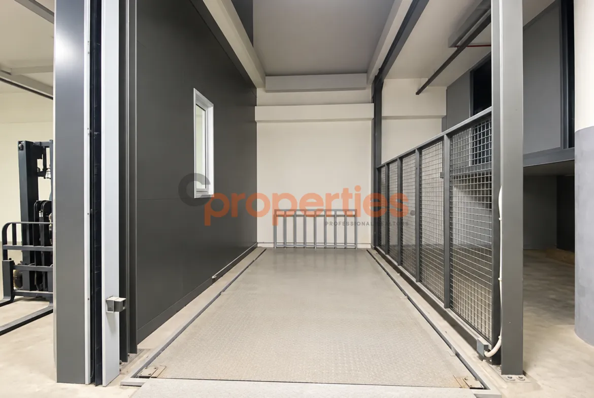 Showroom for Rent in Mansourieh