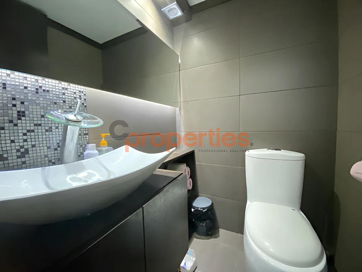 Clinic for Sale in Jal El Dib