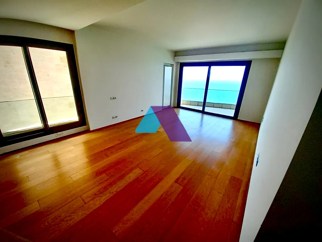 Apartment for Sale in Raoucheh - 4 bed, 4 bath