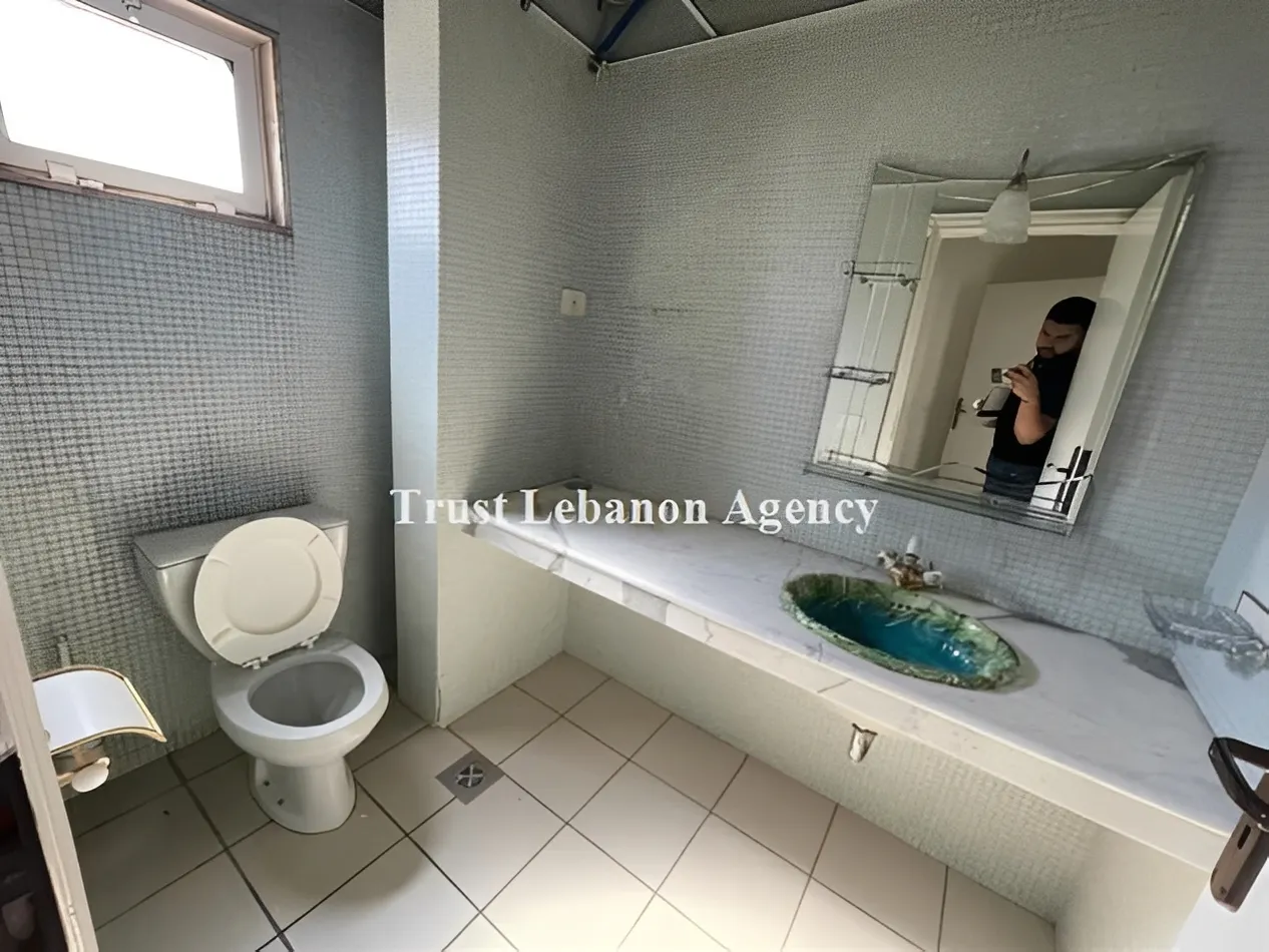 Office for rent in Baabda, Furn Al Chebak
