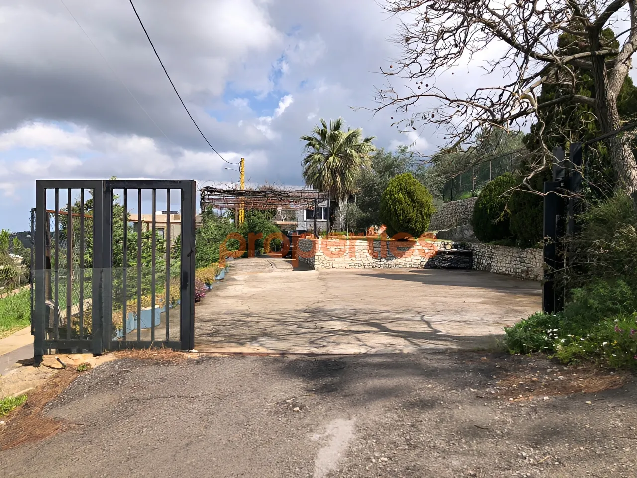 House for Sale in Aabeidat