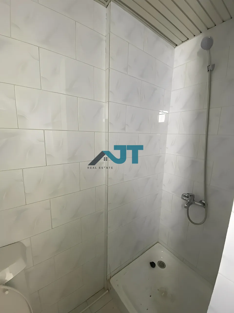 Apartment for Sale in Awkar