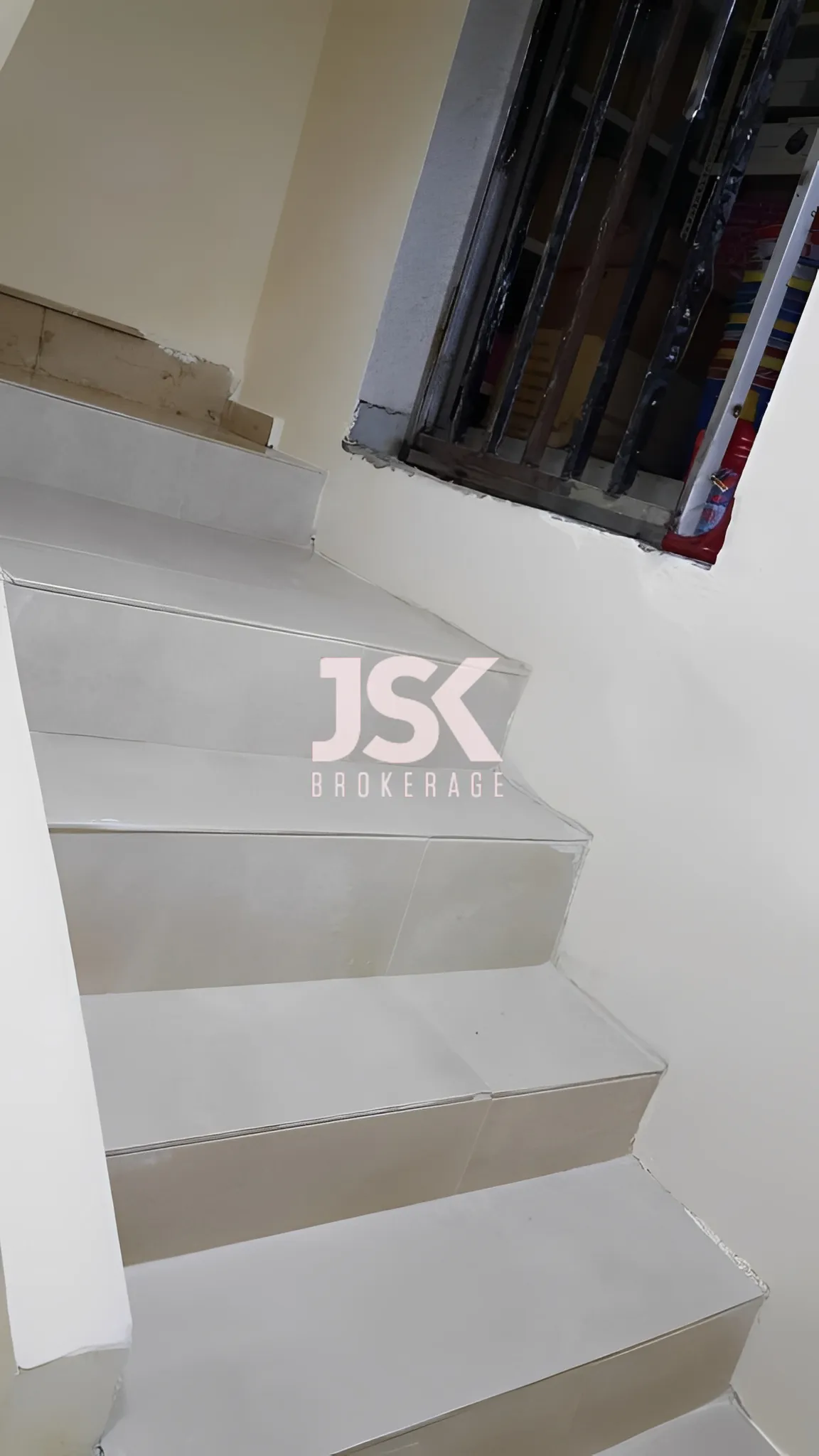 Warehouse for Sale in Mansourieh