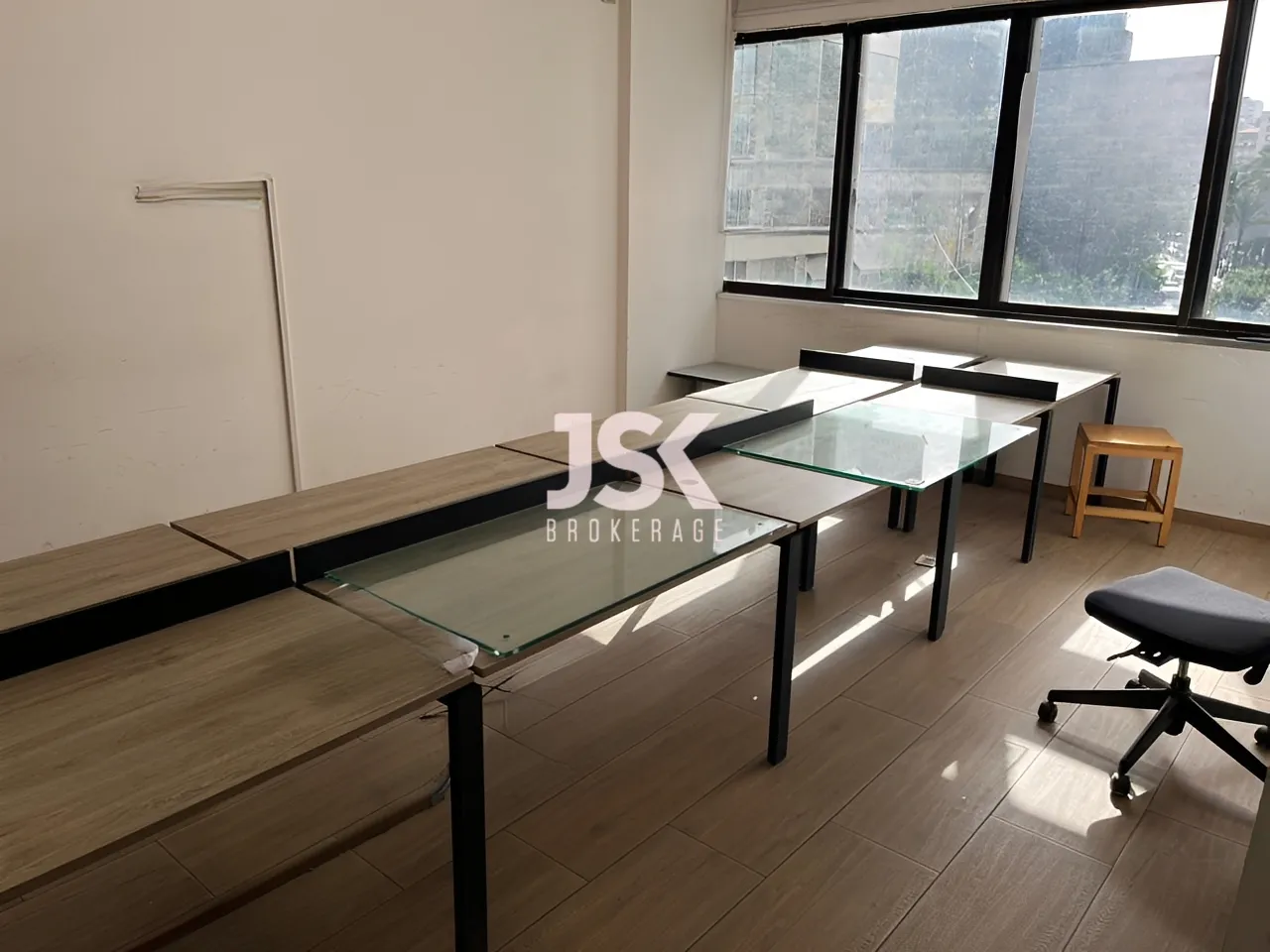 Office for Rent in Ras