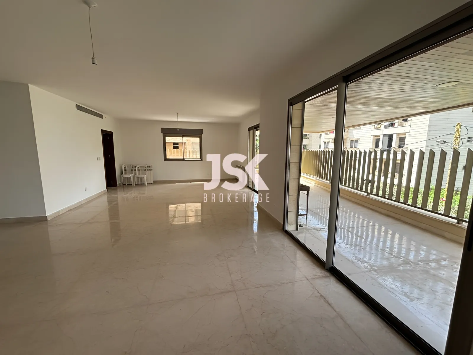 Apartment for Sale in Cornet Chahwan - 4 bath