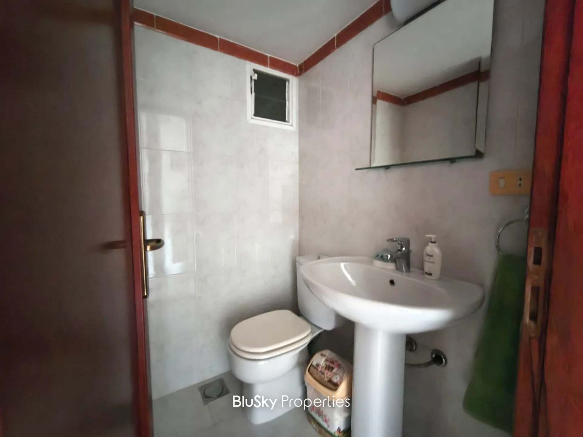 Apartment for rent in Ballouneh, lebanon