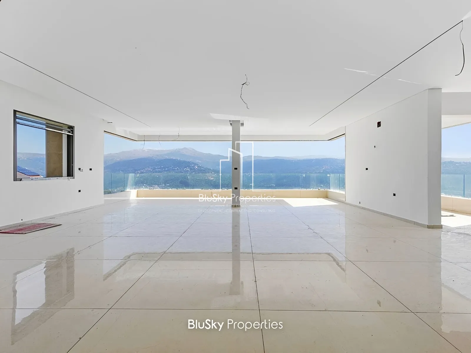 Apartment for Sale in Ouyoun Broumana - 3 bed, 5 bath