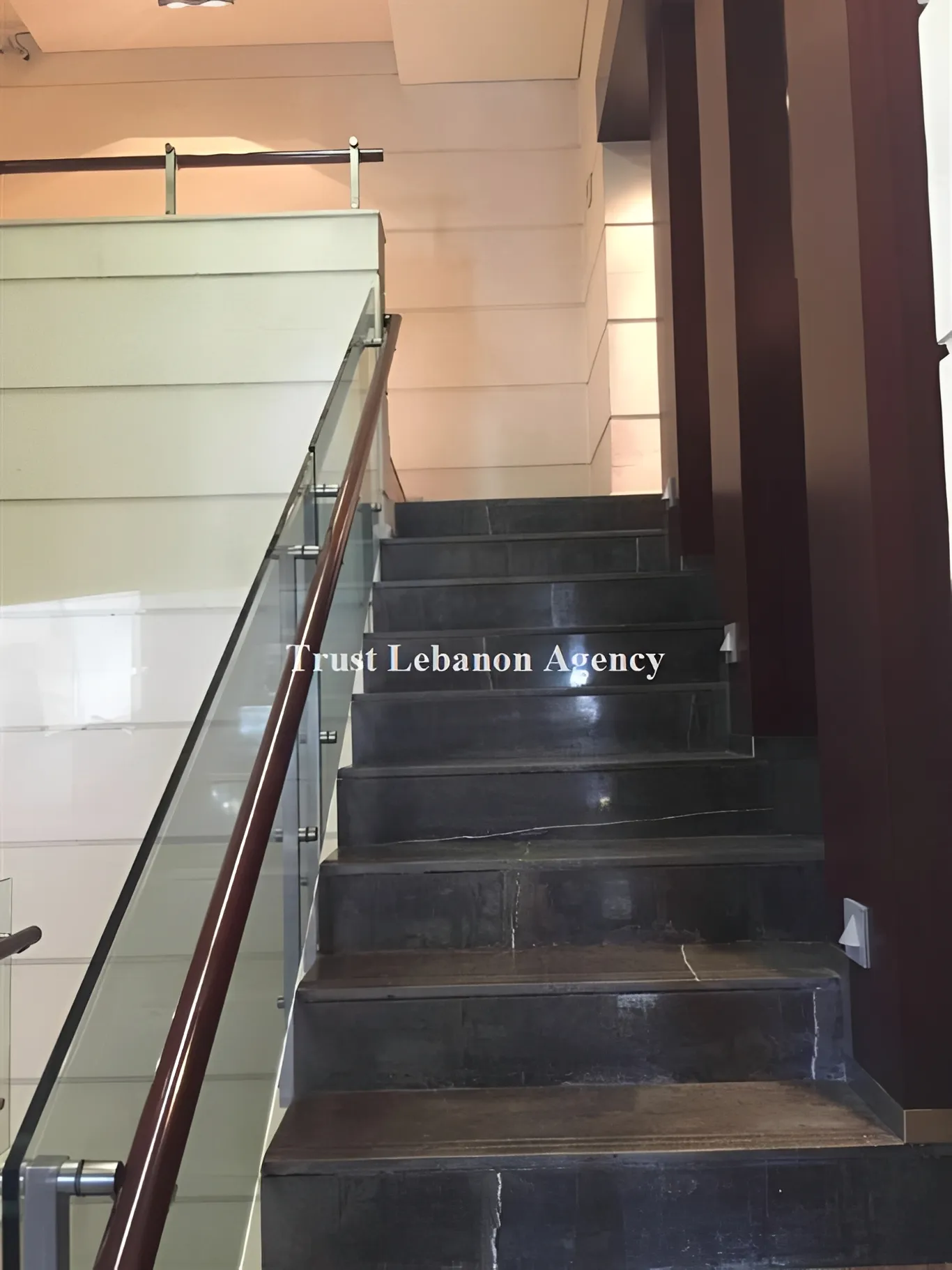 Shop for rent in Beirut, Tabaris