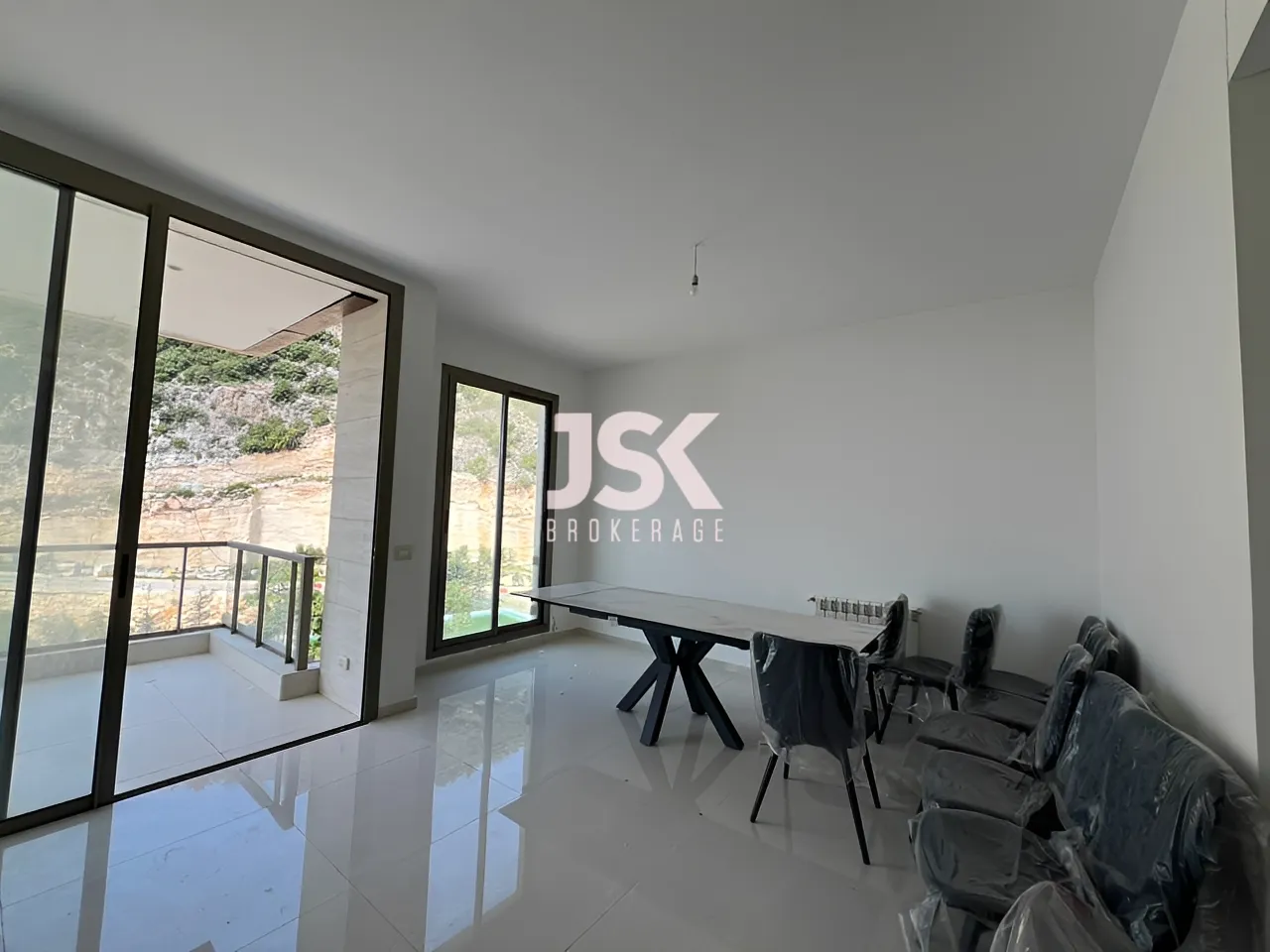 Apartment for Sale in Adma w Dafnah - 3 bed, 4 bath