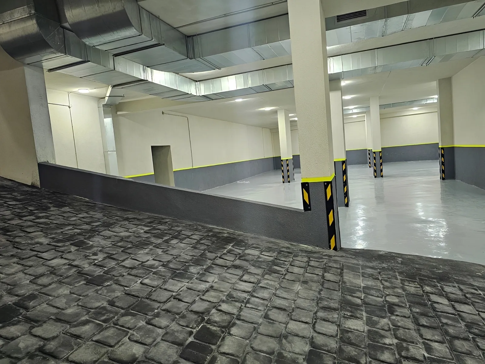 Warehouse for sale in Baabda