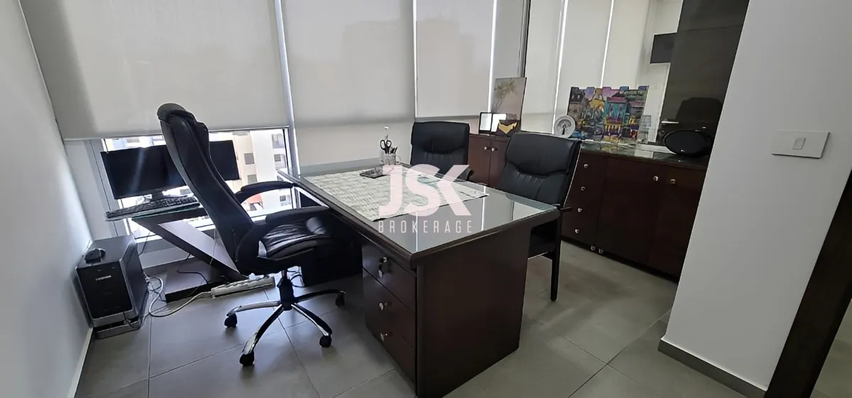 Office for rent in Horch Tabet