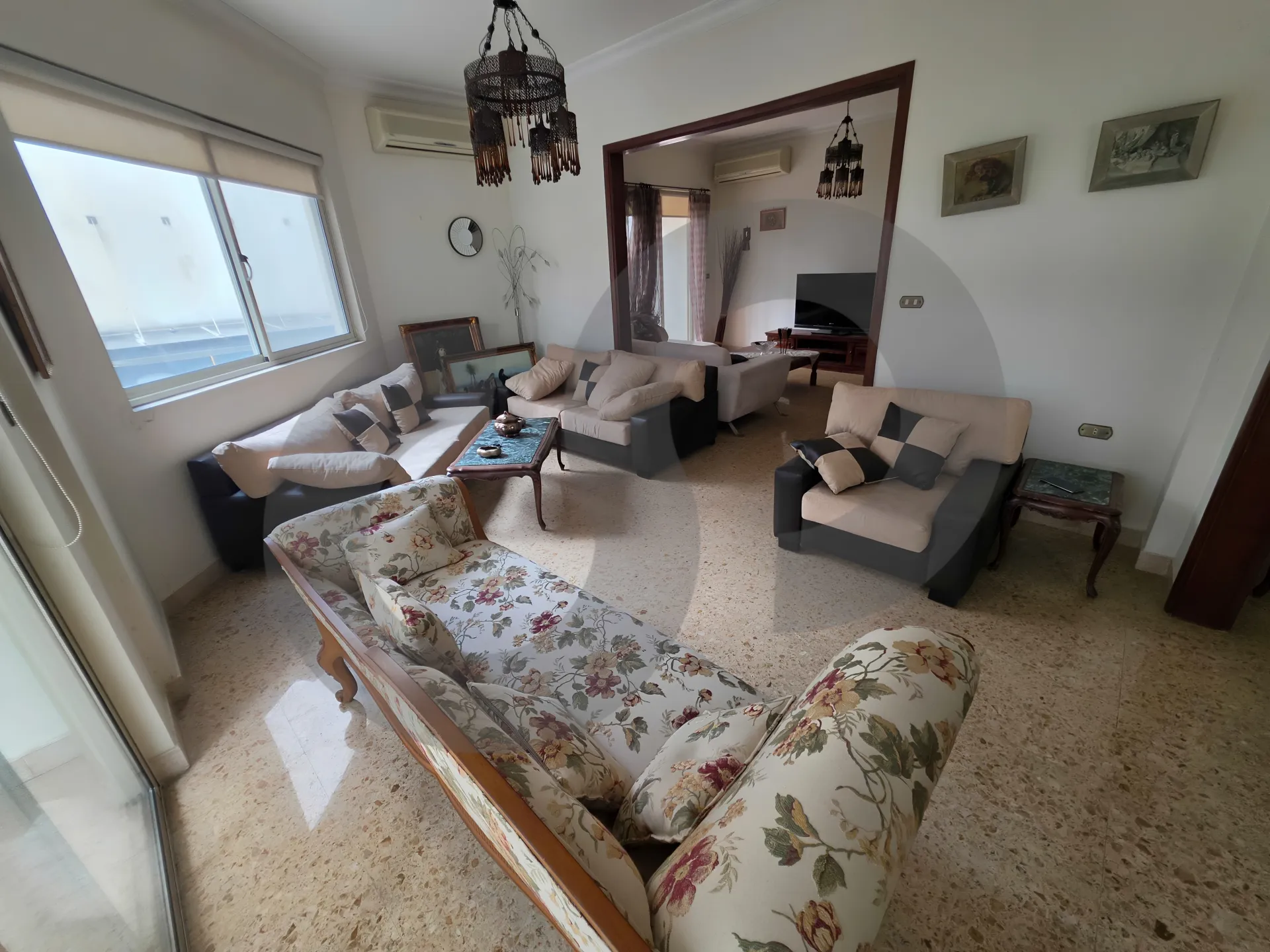 Building for Sale in Kraytem