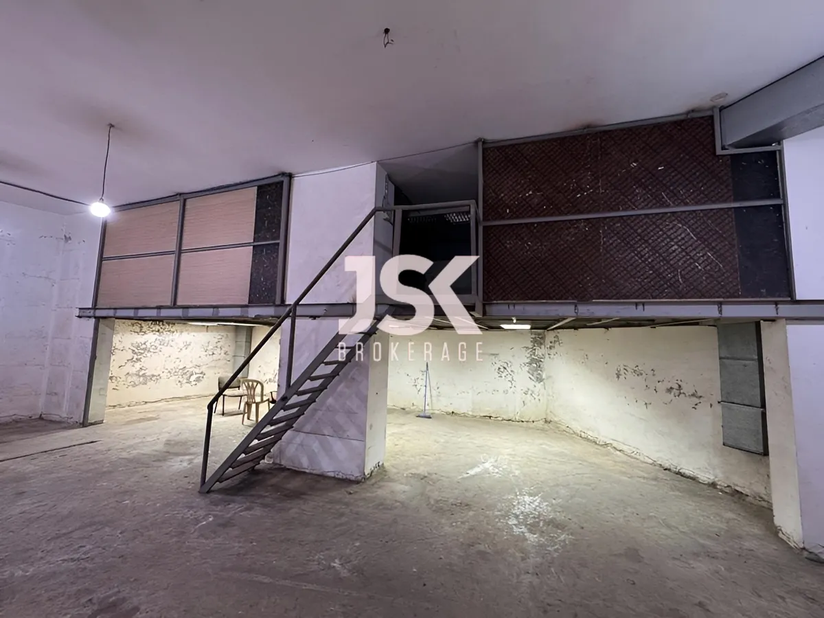 Warehouse for rent in Hazmieh
