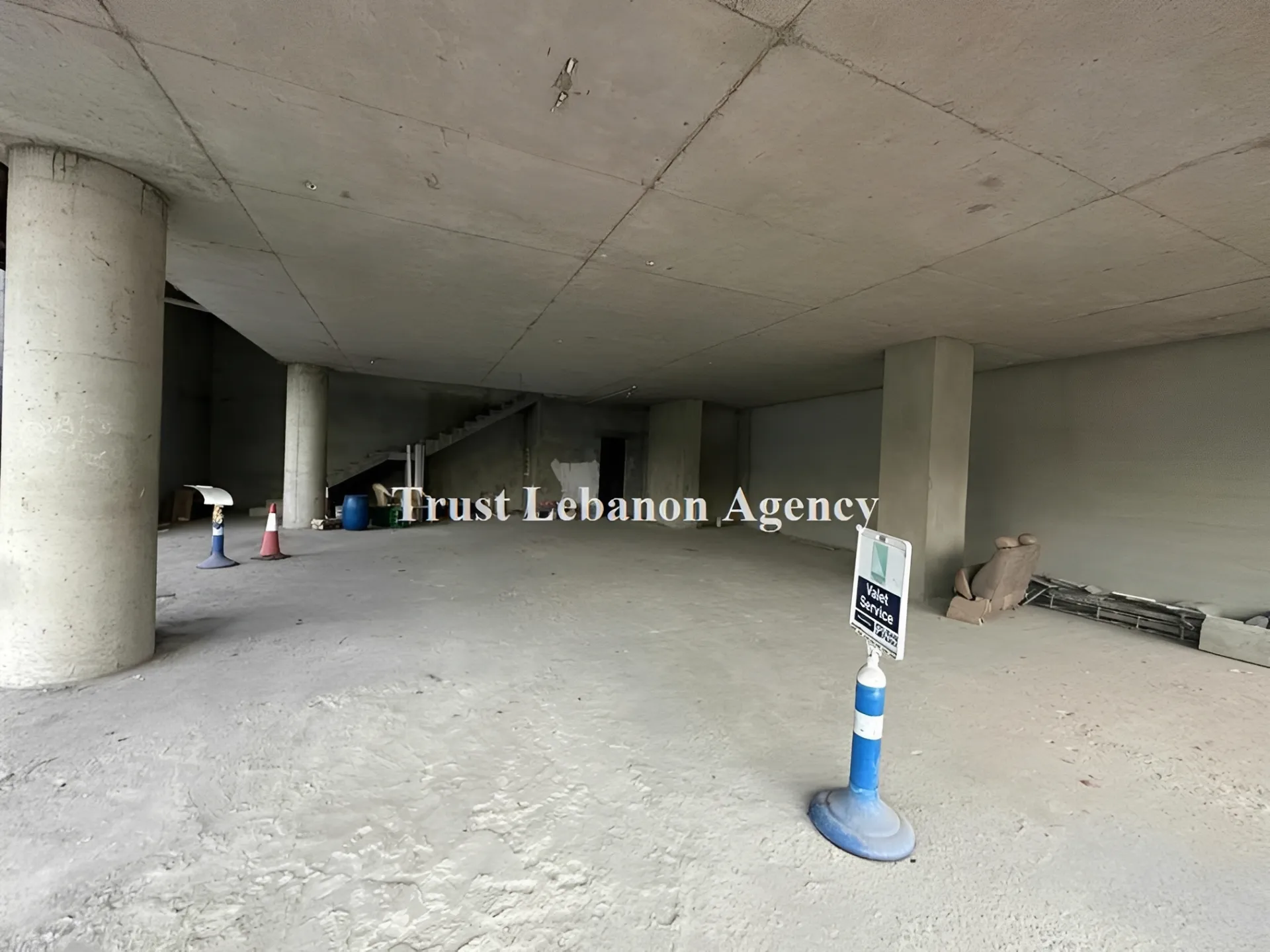 Commercial Property For Rent in Metn, Sin El Fil