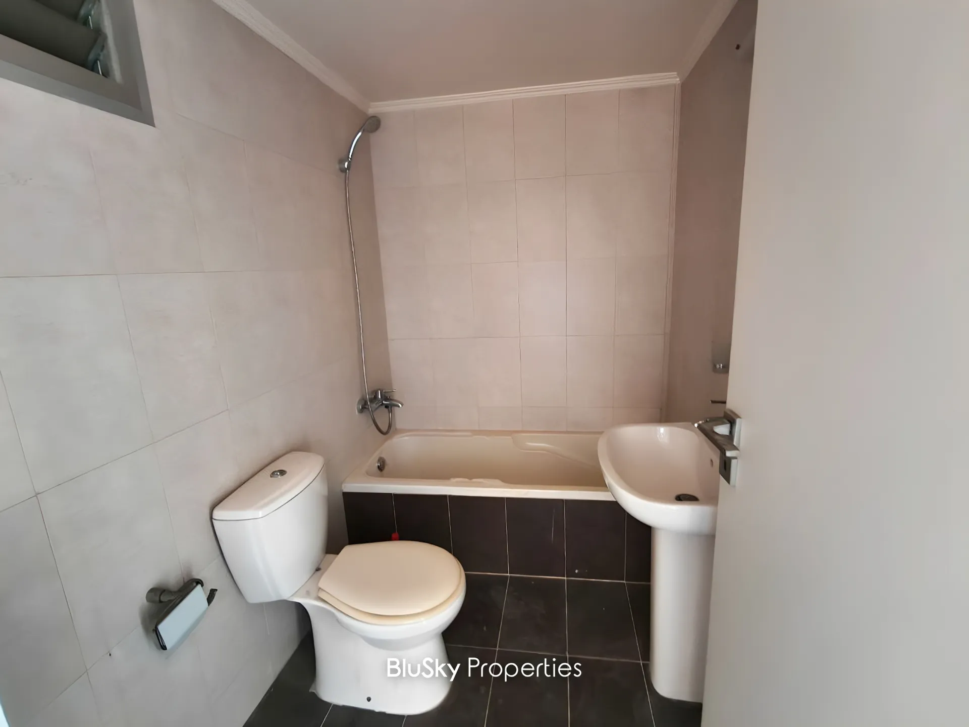 Apartment for rent in Mazraat Yachoua